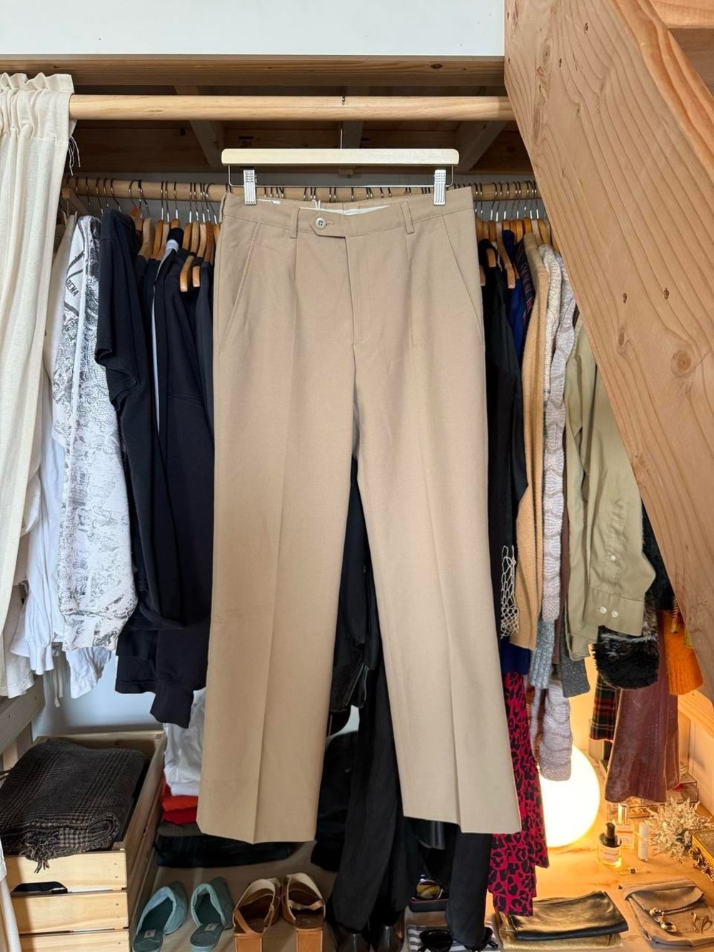 Vintage dead stock (1988) tan pleated trousers with a relaxed fit